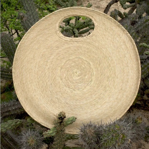 NWOT Handmade‎ Round Palm Leaf Straw Bag - Picture 1 of 3